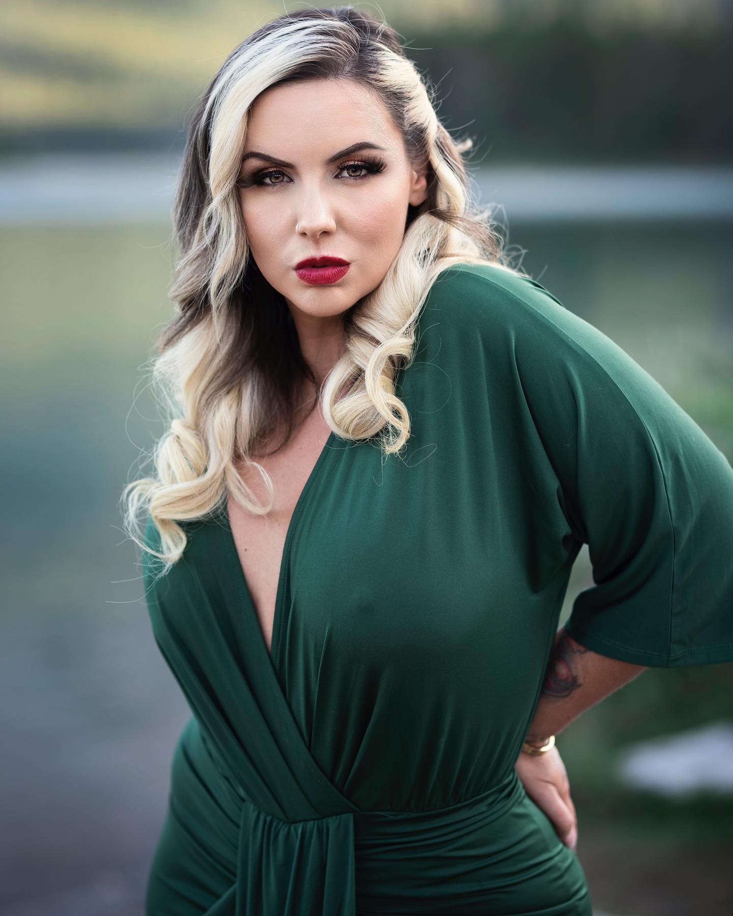 Alpine Muse Dress - in Emerald