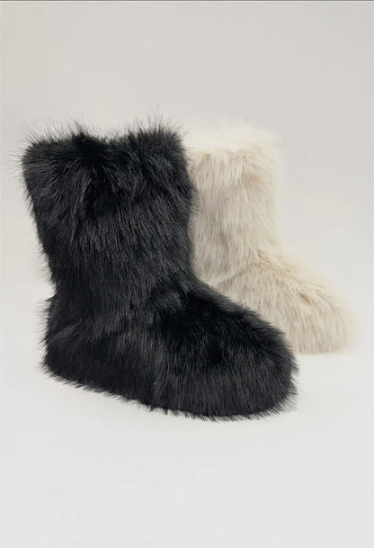 The Mont Blanc Fur Boots - in Black