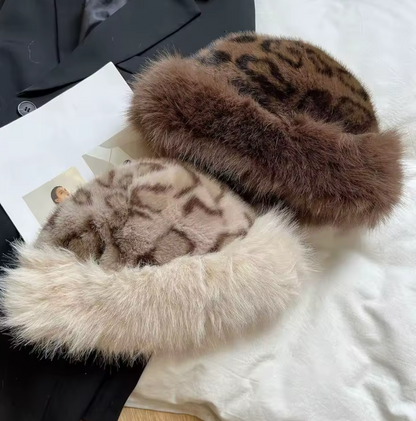 Caffè Royale Fur Cloche